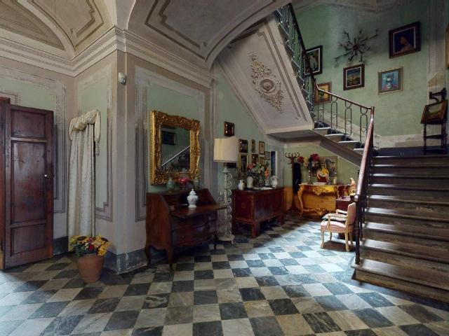 Stabile/Palazzo con giardino a Cascina
