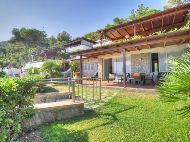 Stabile/Palazzo con giardino in campo nell'elba cavoli, Campo nell'Elba