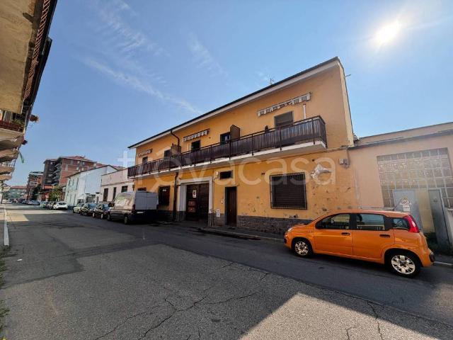 Stabile/palazzo in vendita a Collegno via Macedonia, Borgata Paradiso Sud