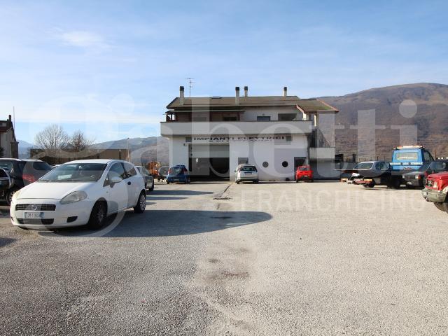 Stabile/Palazzo in vendita a Castel di Sangro