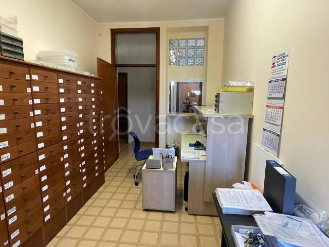 Stabile/palazzo in vendita a Cisterna di Latina