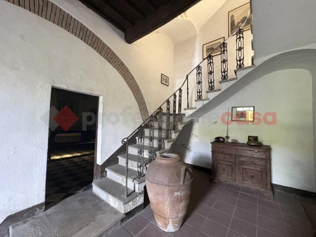 Stabile/palazzo in vendita a Borgo a Mozzano