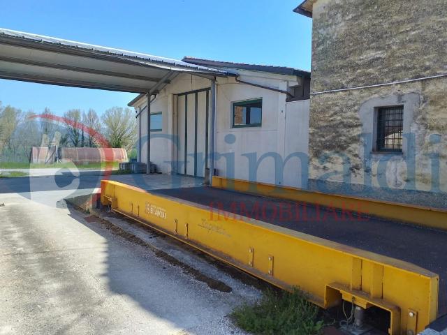 Stabile/Palazzo in vendita a Bettona
