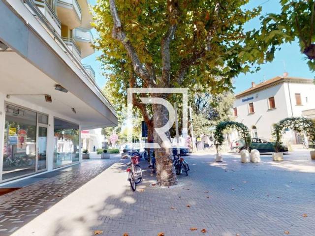 Stabile/palazzo in vendita a Bellaria, Bellaria Igea Marina