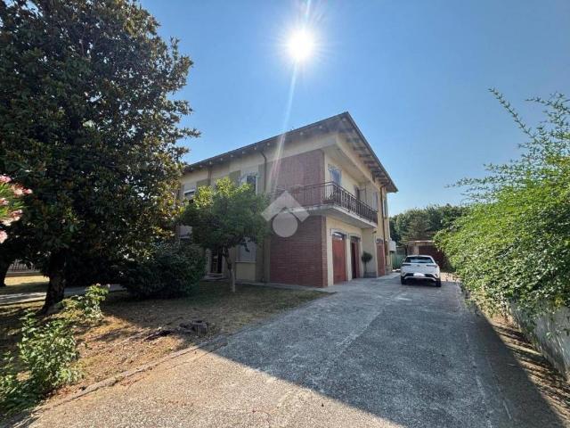 Stabile/palazzo in vendita a Ghisiolo, San Giorgio Bigarello