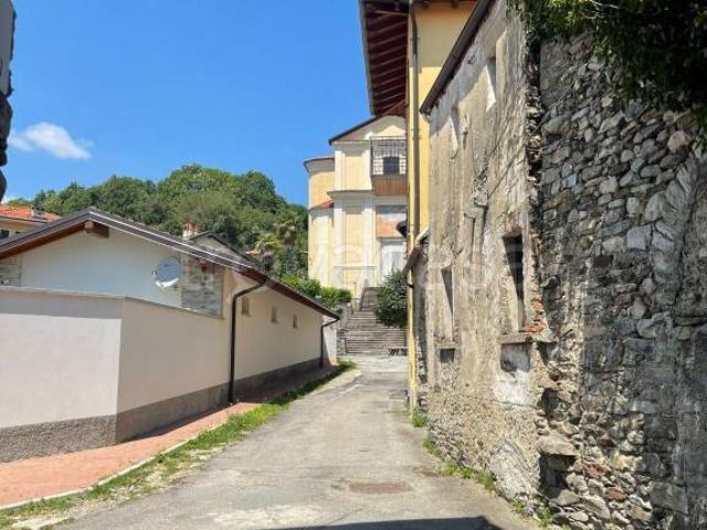 Stabile/palazzo in vendita a Gignese via Felice Cavallotti, 9, Vezzo