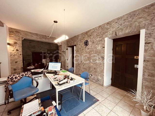 Stabile/palazzo in vendita a Domodossola via Rosmini, 2