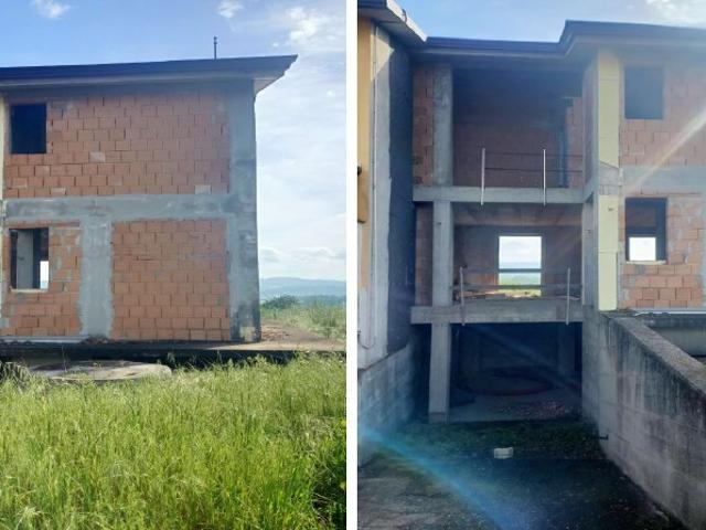 Stabile/palazzo in vendita a Fratta Todina