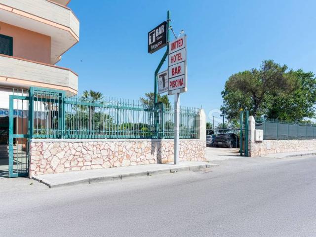 Stabile/palazzo in vendita a Ischitella Lido, Castel Volturno