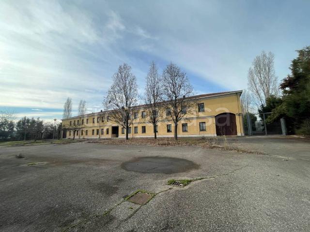 Stabile/palazzo in vendita a Modena, Sacca Stazione
