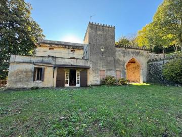 Stabile/palazzo in vendita a Montegrotto Terme via Castello