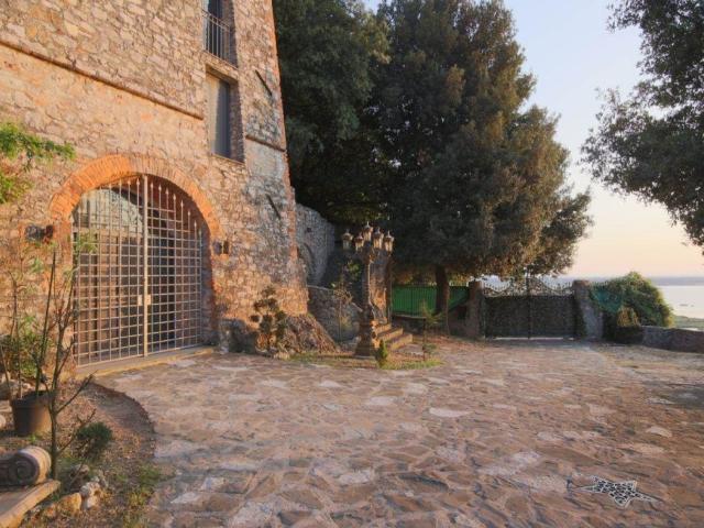 Stabile/palazzo in vendita a Massarosa, Massaciuccoli