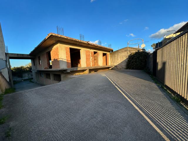 Stabile/Palazzo in vendita a Merì
