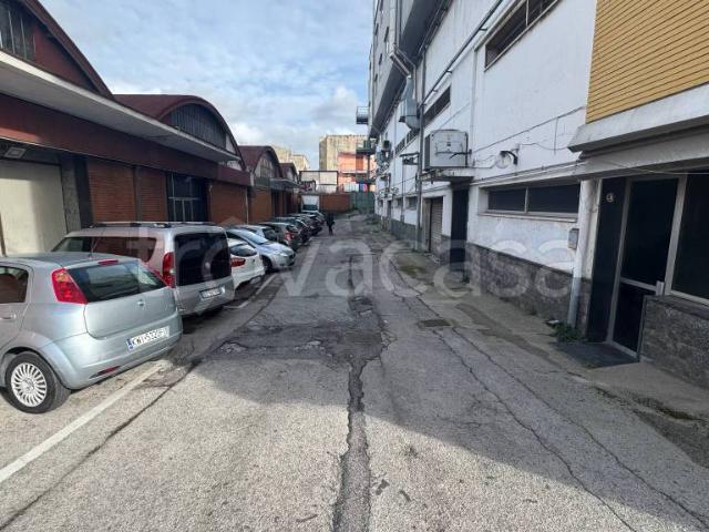 Stabile/palazzo in vendita a Napoli via Argine, 475, Zona Industriale Marina