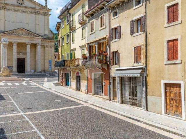 Stabile/palazzo in vendita a Negrar di Valpolicella