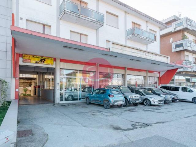 Stabile/palazzo in vendita a Savignano sul Rubicone