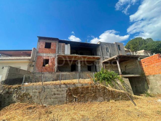 Stabile/palazzo in vendita a Savoca