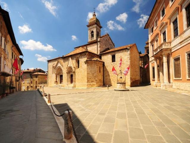 STABILE/PALAZZO in VENDITA a SAN QUIRICO D'ORCIA di 30 vani