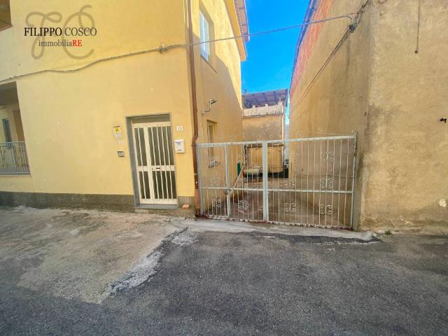 Stabile/palazzo in vendita a Sellia Marina via Corrado Alvaro