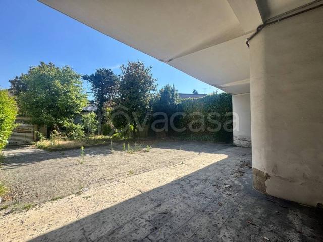Stabile/palazzo in vendita a Seregno via Vignoli, 38, San Rocco Sanzio