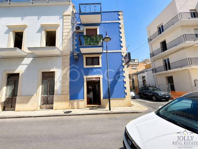 Stabile/palazzo in vendita a Siracusa via pasubio, Borgata Santa Lucia