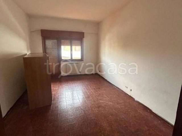 Stabile/palazzo in vendita a Pomezia via Zara, 25