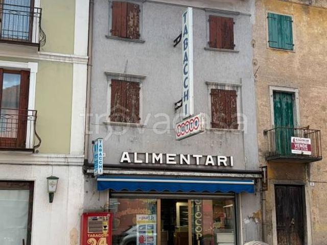 Stabile/palazzo in vendita a Ponte nelle Alpi viale Roma, 34
