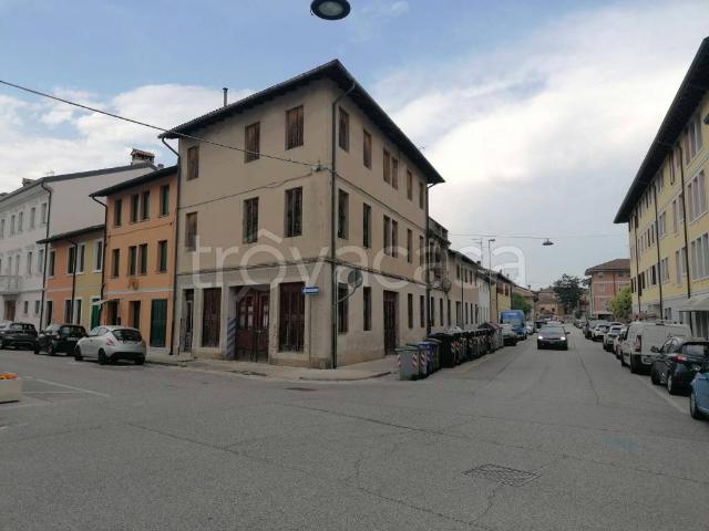 Stabile/palazzo in vendita a Palmanova