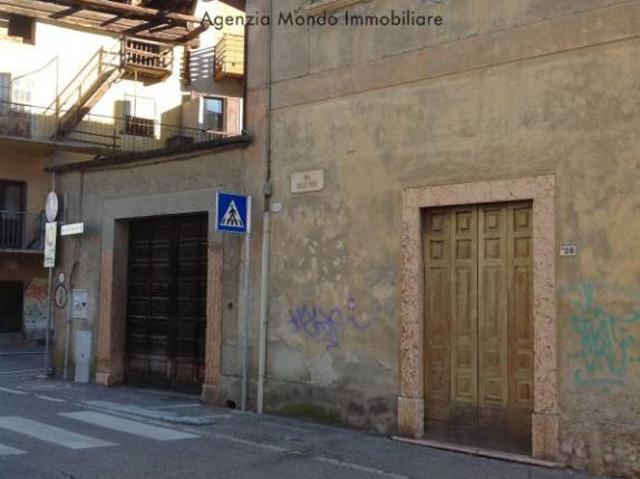 Stabile/palazzo in vendita a Pergine, Pergine Valsugana
