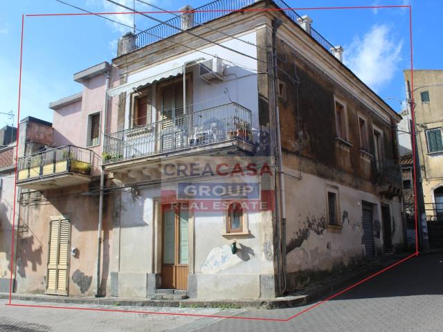 Stabile/Palazzo in vendita a Piedimonte Etneo