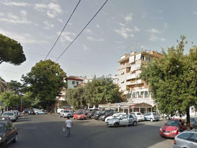 STABILE/PALAZZO in VENDITA a ROMA di 16 vani