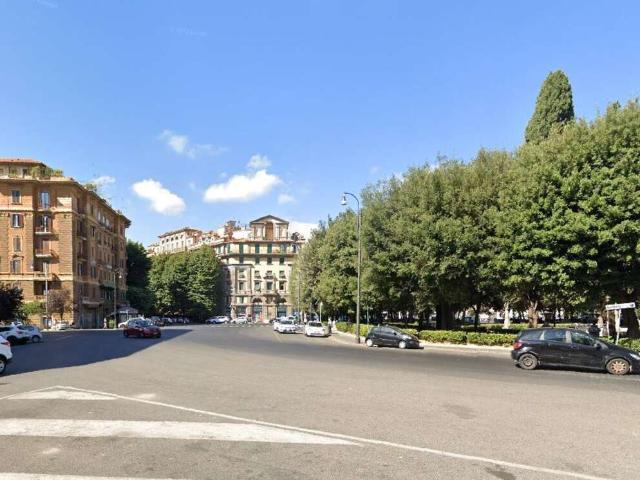 STABILE/PALAZZO in VENDITA a ROMA PRATI di 23 vani