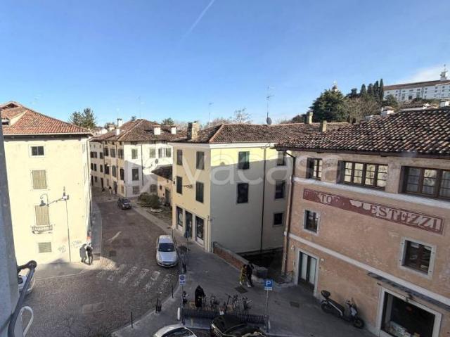 Stabile/palazzo in vendita a Udine via Gemona, 5, Centro Storico