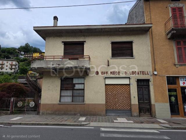 Stabile/palazzo in vendita a Val Brembilla via Roma, 2