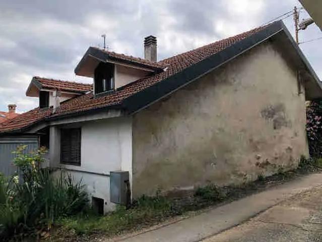 Stabile/Palazzo in vendita a Vallo Torinese