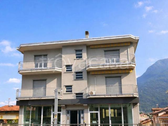 Stabile/palazzo in vendita a Valmadrera viale Promessi Sposi, 28