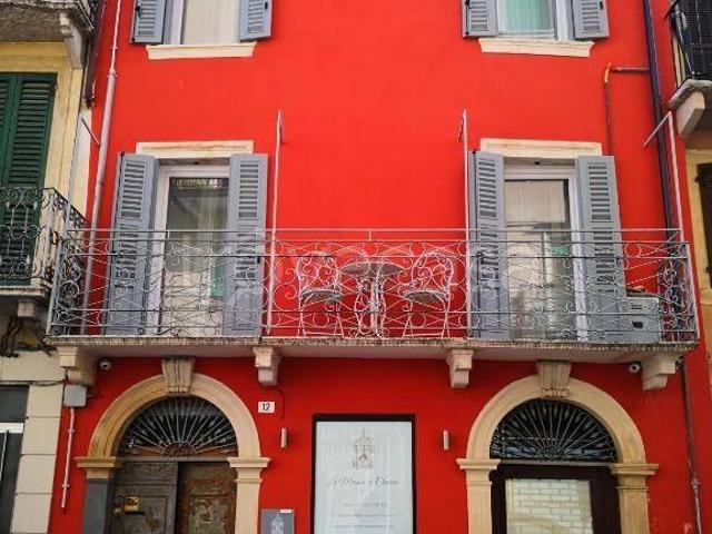 Stabile/palazzo in vendita a Verona via San Vitale, Veronetta