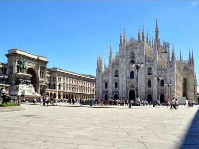 Stabile/Palazzo in vendita in piazza duomo, Milano