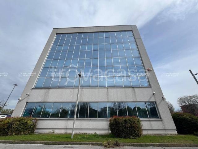 Stabile/palazzo in affitto a San Donato Milanese via 25 Aprile, 23