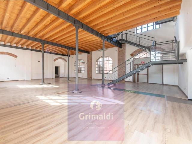 Stabile/Palazzo in affitto a Pavia