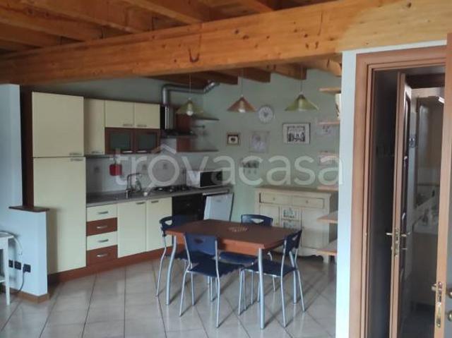 Stabile/palazzo in affitto a Pavia via Fratelli Cuzio, 12, Centro Storico