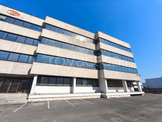 Stabile/palazzo in affitto a Roma via Corcolle, 19, Settecamini