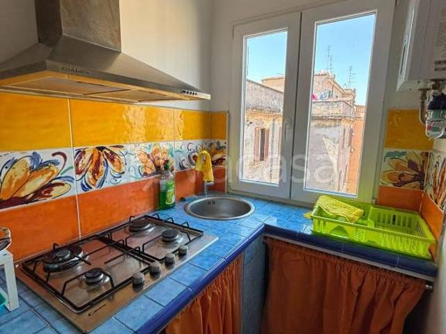 Stabile/palazzo in affitto a Roma, Esquilino