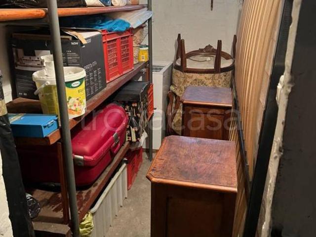 Stabile/palazzo in affitto a Reggio nell'Emilia via Carlo Pisacane, Ospedale Villaggio Manenti