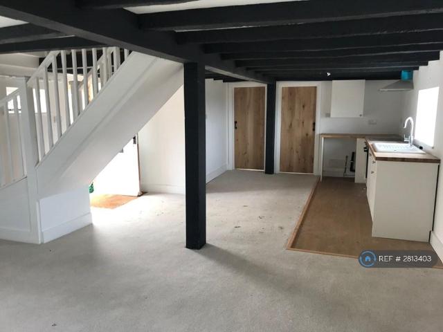 Stable Cottage, Crowborough, TN6 3 bed semi detached house to rent £1,950 pcm £450 pw
