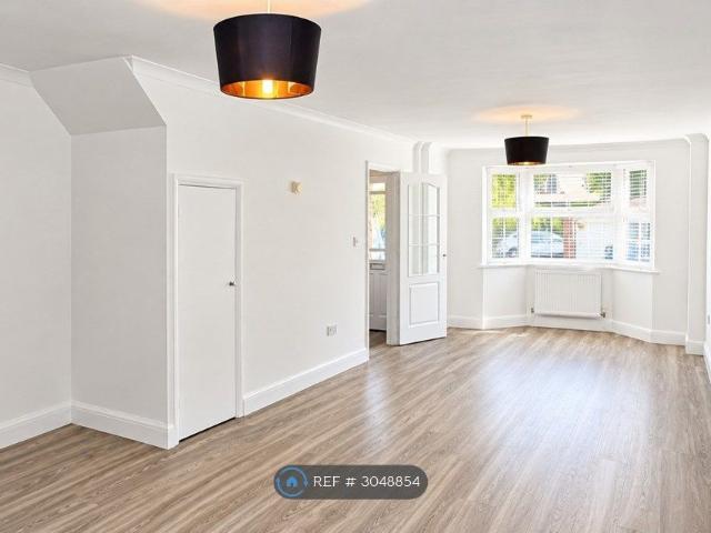 Stable Cottages, Guildford GU1, 3 bed semi detached house to rent, £2,600 pcm | PrimeLocation