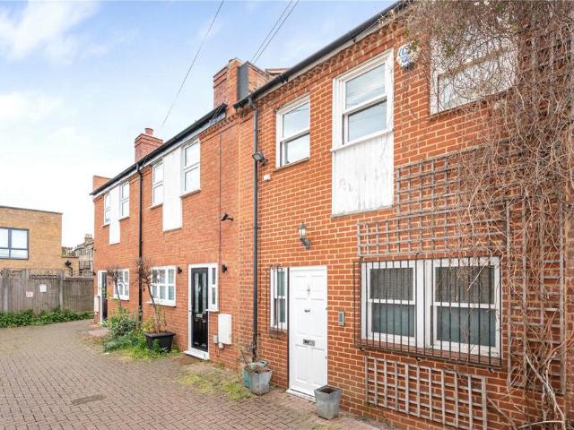 Stable Mews, Twickenham 2 bed terraced house to rent £2,350 pcm £542 pw