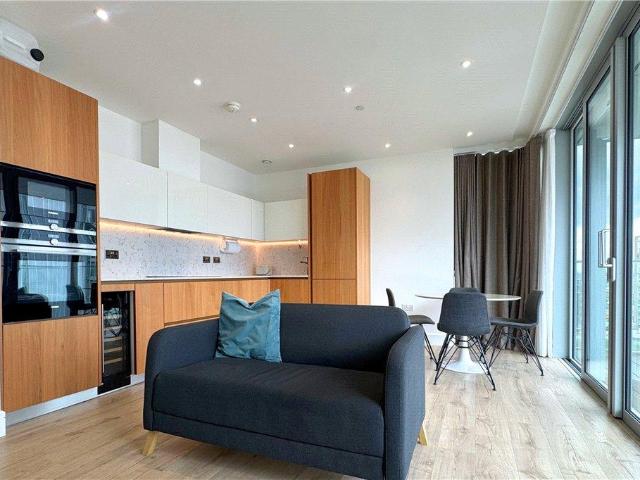 Stable Walk, London, E1 1 bed flat to rent £3,250 pcm £750 pw