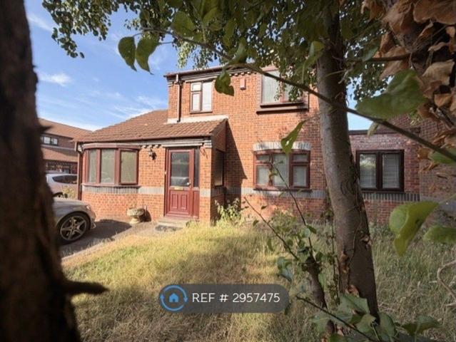 Stable Walk, Nuneaton CV11, Studio to rent, £850 pcm | PrimeLocation