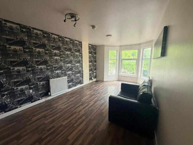 Stacey Road, Cardiff CF24 1 bed flat to rent £850 pcm £196 pw
